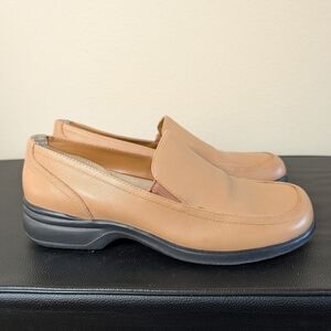 Deer Stags Women’s Tan Leather Loafers, Size 7.5, Comfort Work Shoes